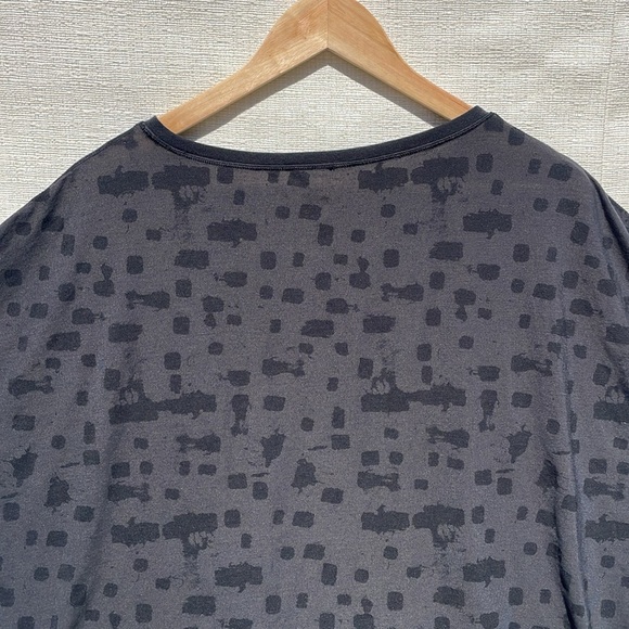 Lululemon Go Om Short Sleeve T Size 8 Mini Ghost Weave Burnout Black / Black - Picture 8 of 10